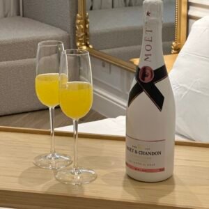 Moët Ice Impérial Rosé champagne rosé in camera a Napoli